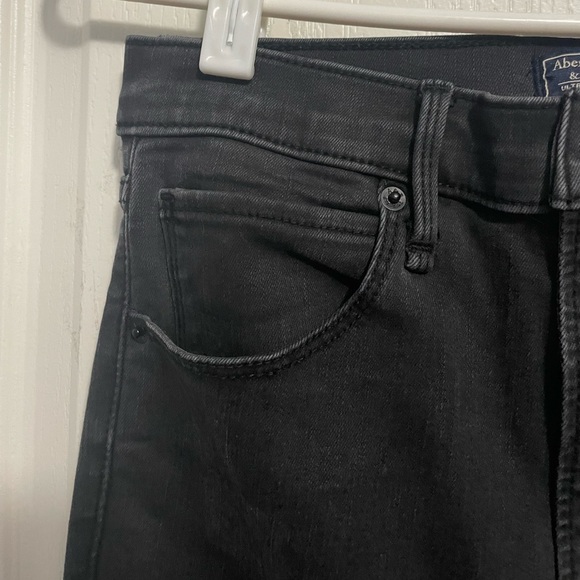 Black Ultra High-Rise Skinny Jeans - Picture 4 of 8